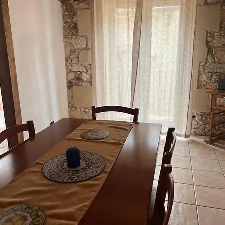 Aretusa House Apartment Syracuse